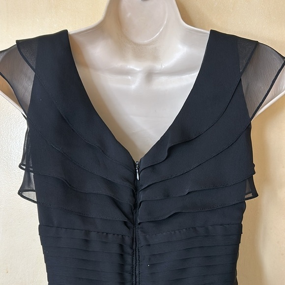 Adrianna Papell black ruffled cocktail dress size 4P - Picture 8 of 12